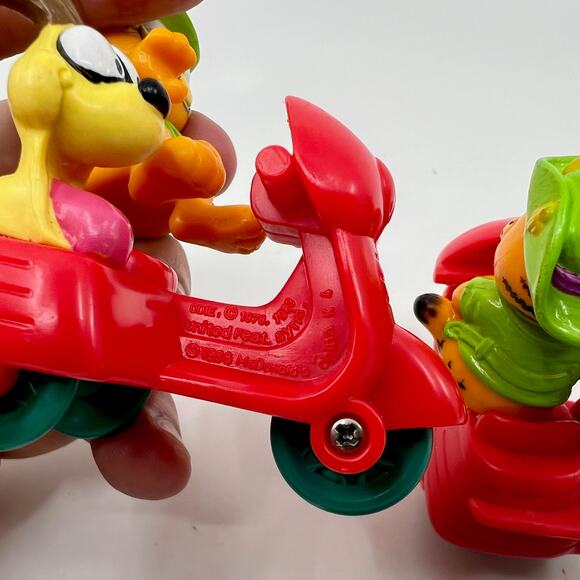 Vintage Garfield & Odie On Scooter W/ Sidecar McDonald's Toy Figure 1988 2 Sets - Picture 4 of 4